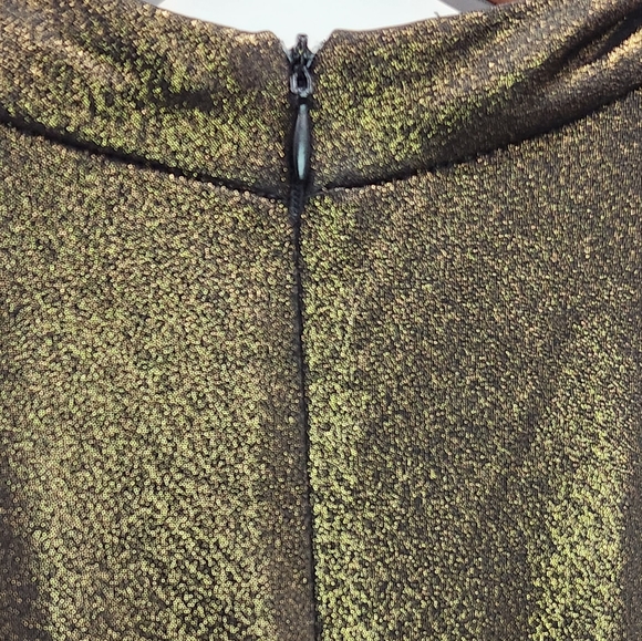 Donna Morgan Gold Sleeveless Pleated Gown Like New - Picture 3 of 6